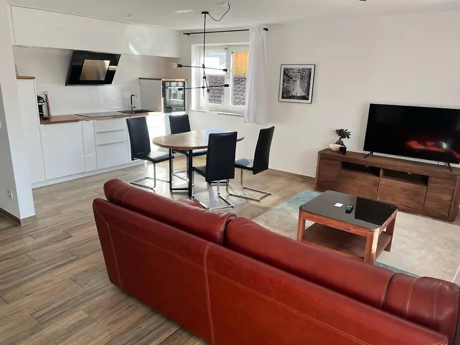 Gemuetliche Wohnung Mit Grosser Terrasse 브룩뮐